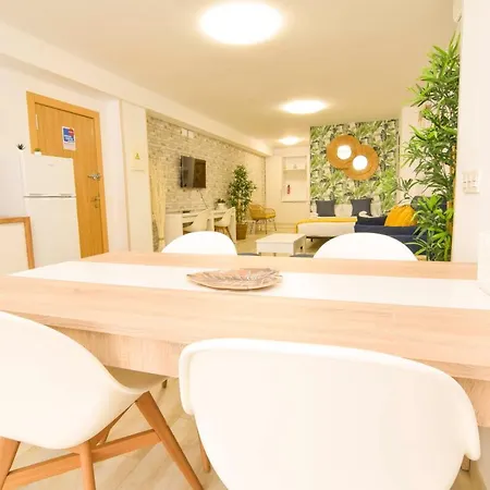 Letmalaga Dos Aceras Plaza Apartment